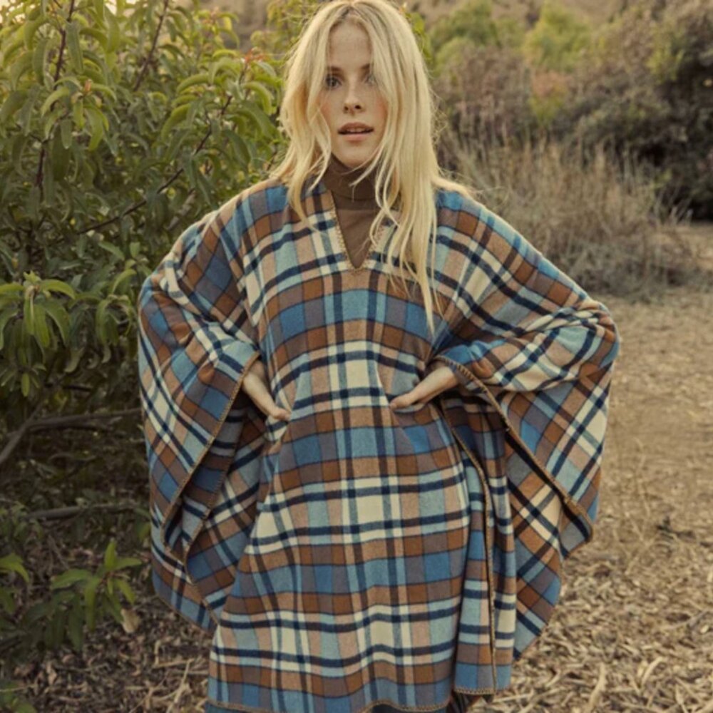 Dôen NWT Dusk Poncho in Saint Moritz Plaid